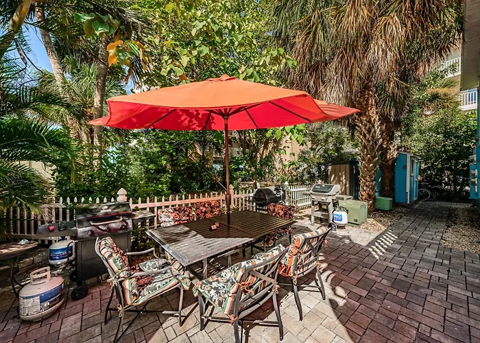 Apartment Blue Water Beachside 6 *