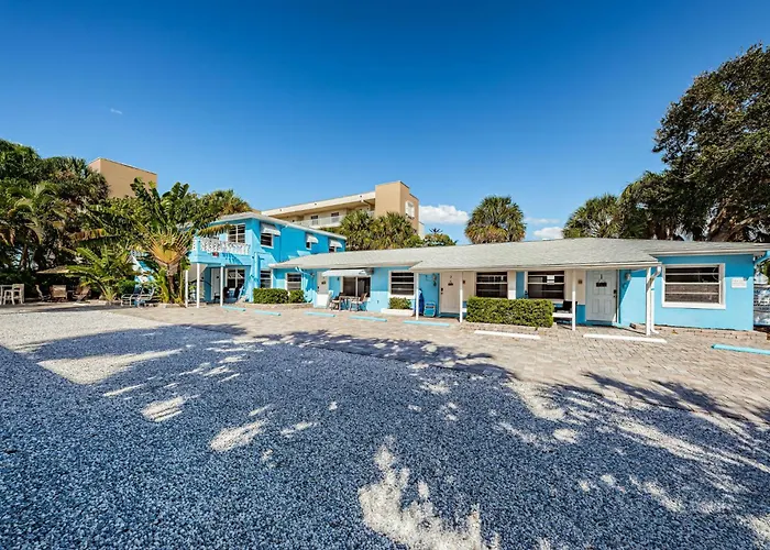 Blue Water Beachside 6 *