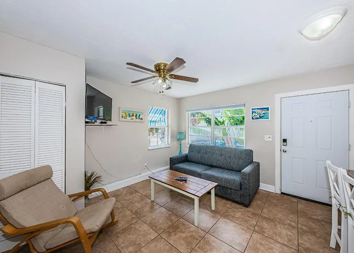 Apartment Blue Water Beachside 6